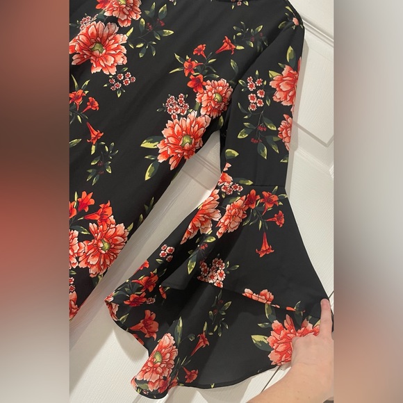 MIAMI Brand Sz-S Black W/Red Floral Pattern Dress - Picture 3 of 7